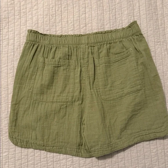 Old Navy Olive Green Women's Pull-On Athletic Shorts - Picture 4 of 4